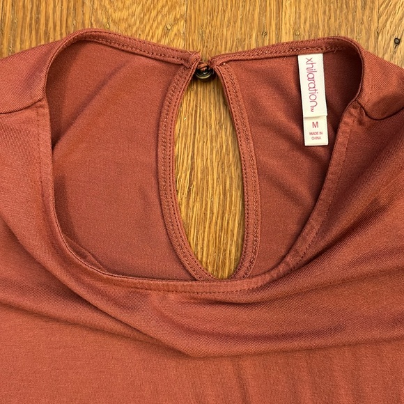 Tank top with lace on bottom. - Picture 4 of 6